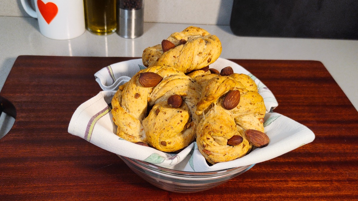 Taralli with Lard and Pepper